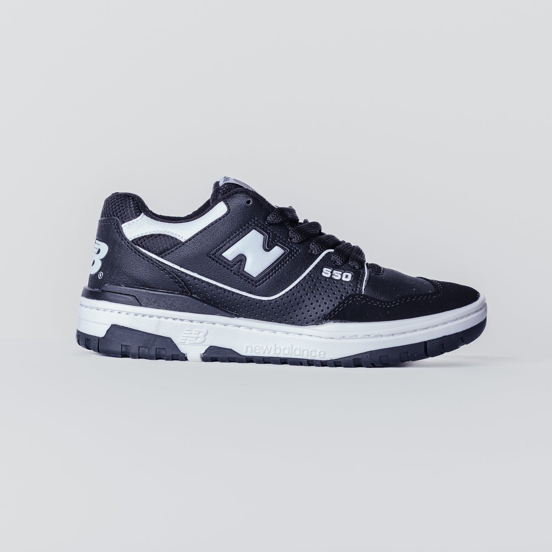 NB 550 | Preto