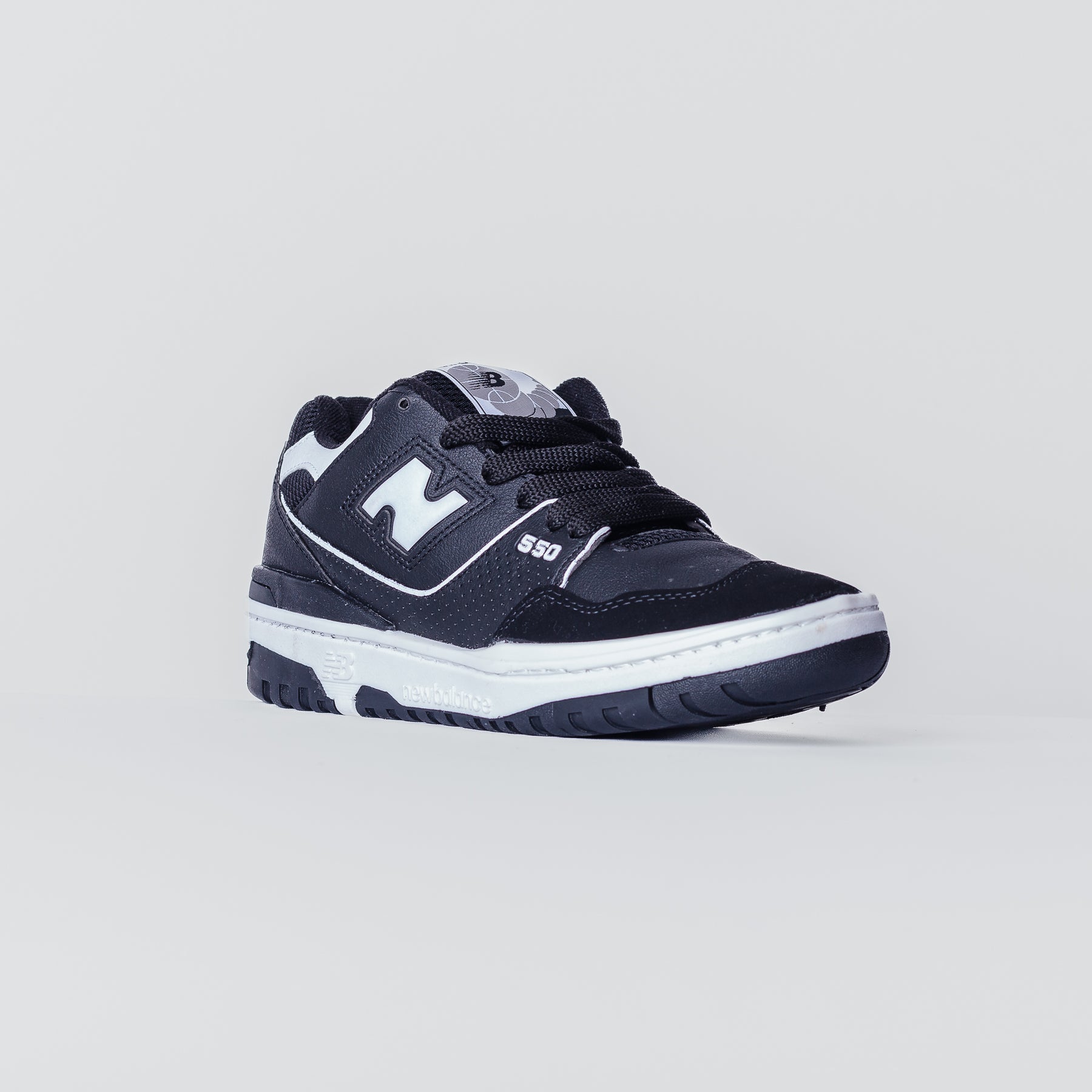 NB 550 | Preto