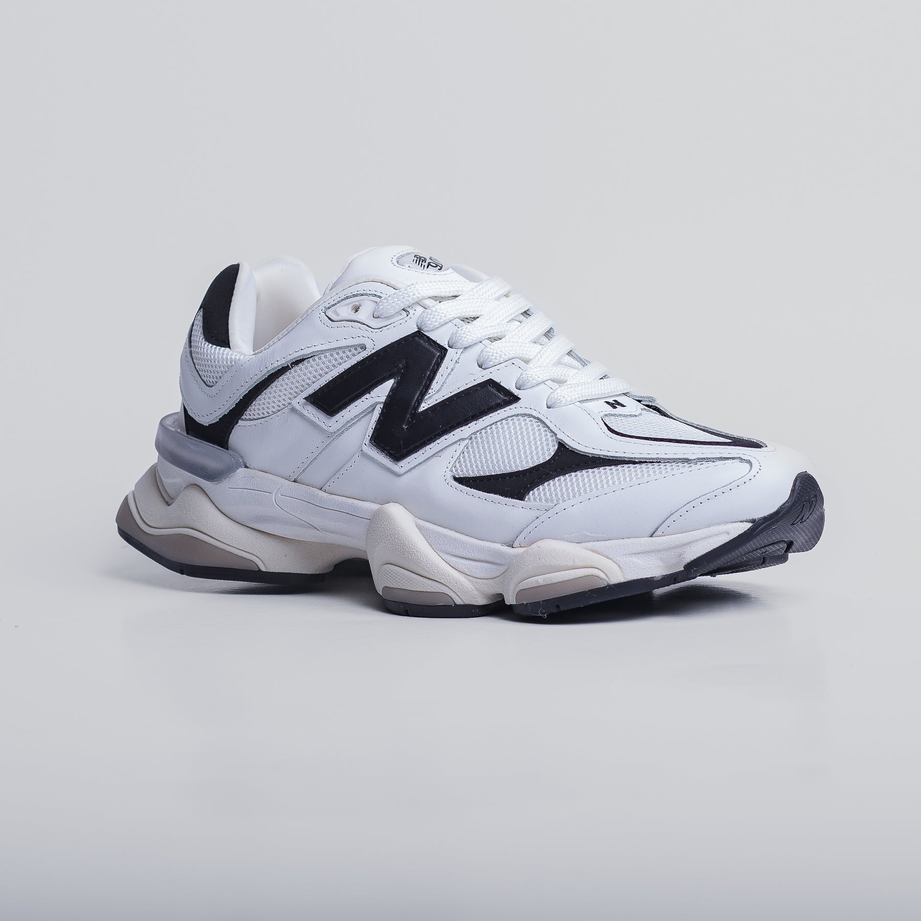 NB 9060 Branco e Preto