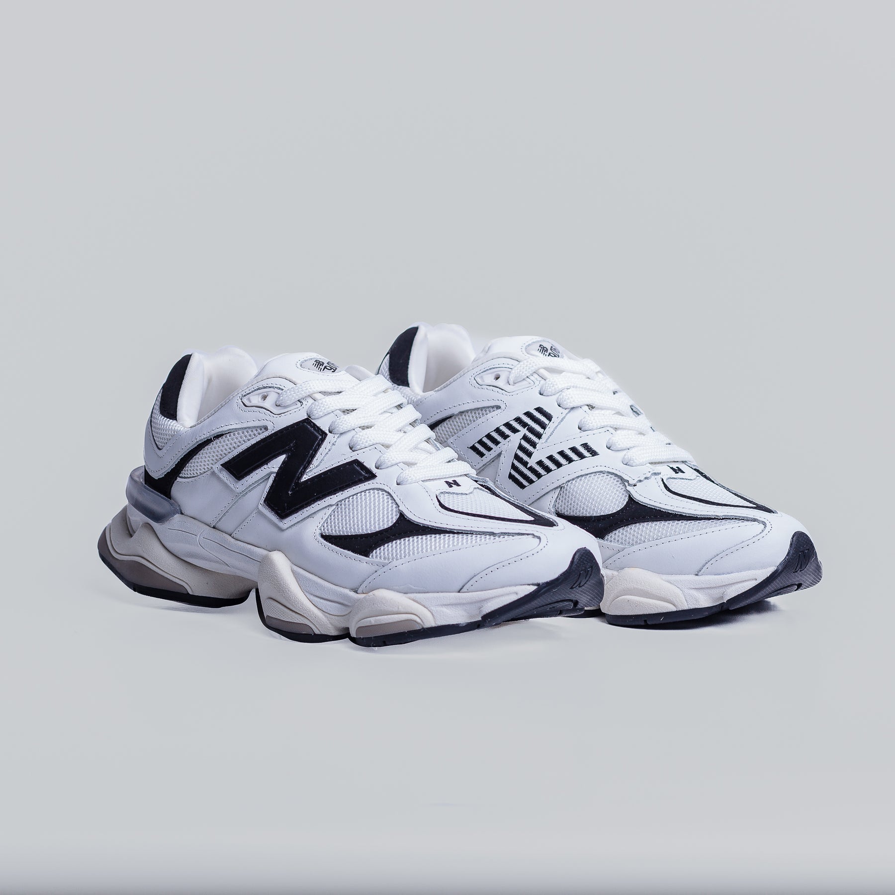 NB 9060 Branco e Preto