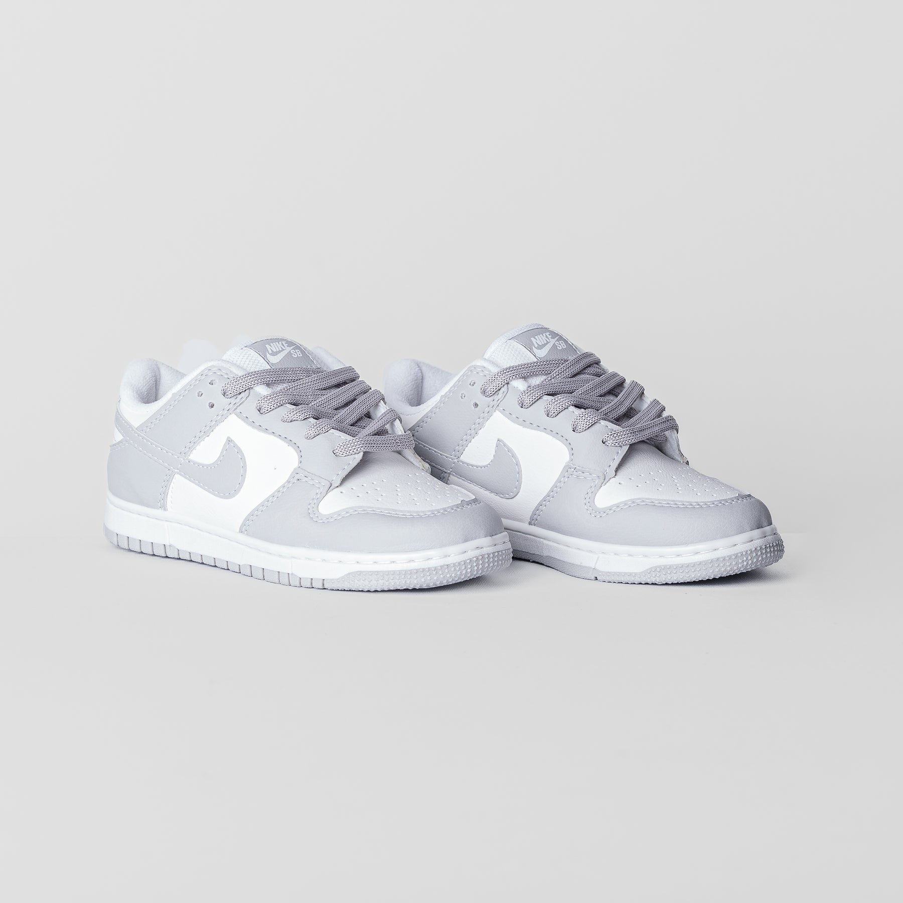Tenis NK Dunk Cinza Infantil